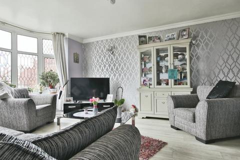 2 bedroom bungalow for sale, Sutton Road, Hull, HU8 0HU