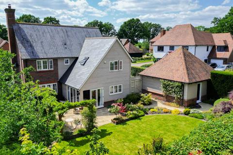22 Parsonage Croft, Etchingham, TN19 7BY