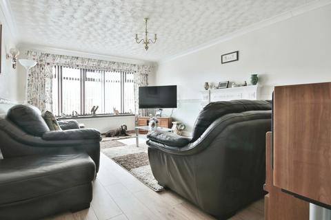 4 bedroom detached house for sale, Standidge Drive, Hull, East Riding of Yorkshire, HU8 0RW