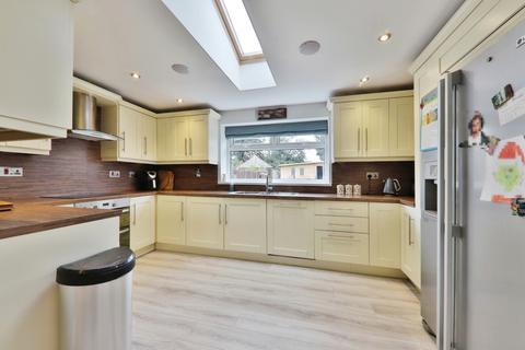 3 bedroom detached house for sale, Woodland Drive, Hull, HU10 7HX