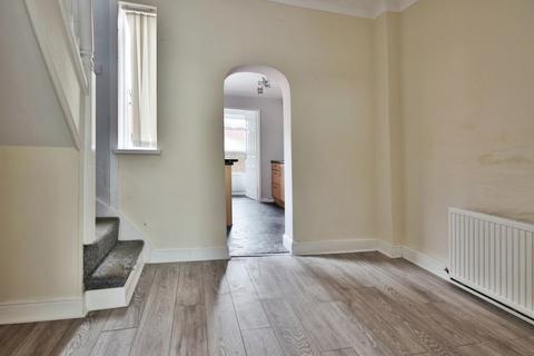 2 bedroom terraced house for sale, Jesmond Gardens, Hull, HU9 3DG