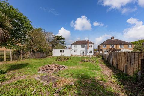 6 bedroom detached house for sale, London Road, Langley SL3
