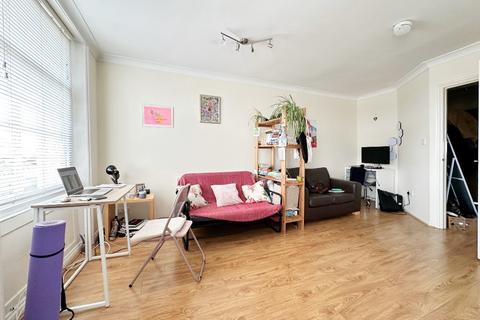 1 bedroom flat to rent, East Street, Farnham