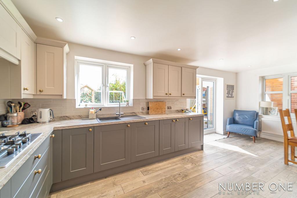 Kitchen/Dinning Room