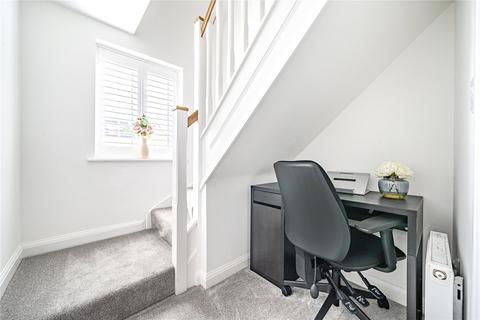 4 Squirrel Gardens, Witney, OX28 6NS