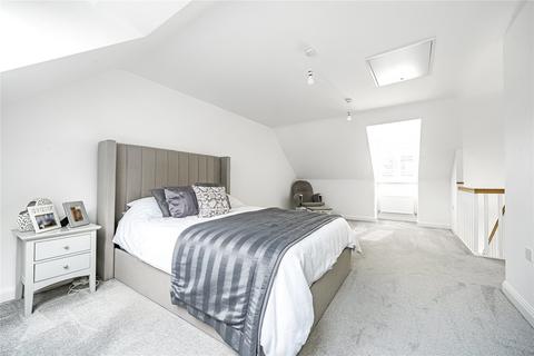 4 Squirrel Gardens, Witney, OX28 6NS