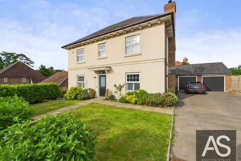 8 Parsonage Croft, Etchingham, TN19 7BY