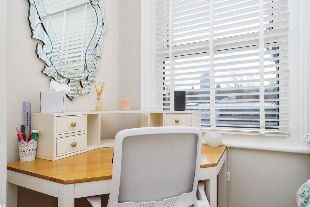Bedroom Study Area