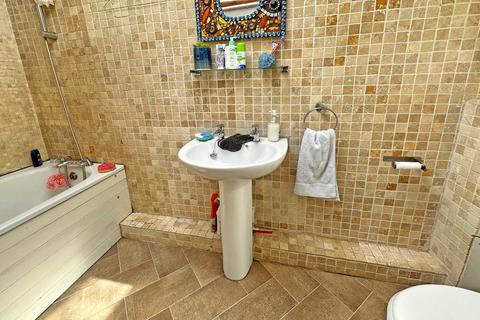 3 Denver Road, Topsham, Exeter, EX3 0BS