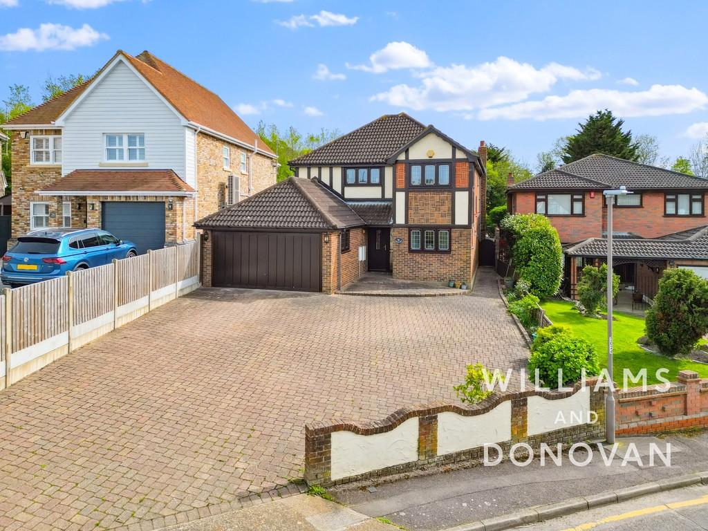 Crescent Road, South Benfleet 4 bed detached house for sale £750,000