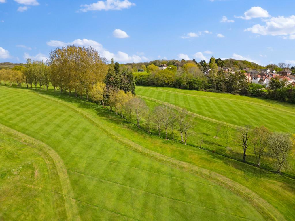 Crescent Road, South Benfleet 4 bed detached house for sale £750,000