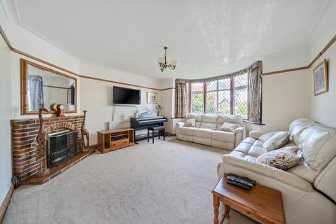 4 bedroom semi-detached house for sale, Moorhayes Drive, Laleham, Staines-Upon-Thames, TW18