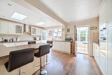 4 bedroom semi-detached house for sale, Moorhayes Drive, Laleham, Staines-Upon-Thames, TW18