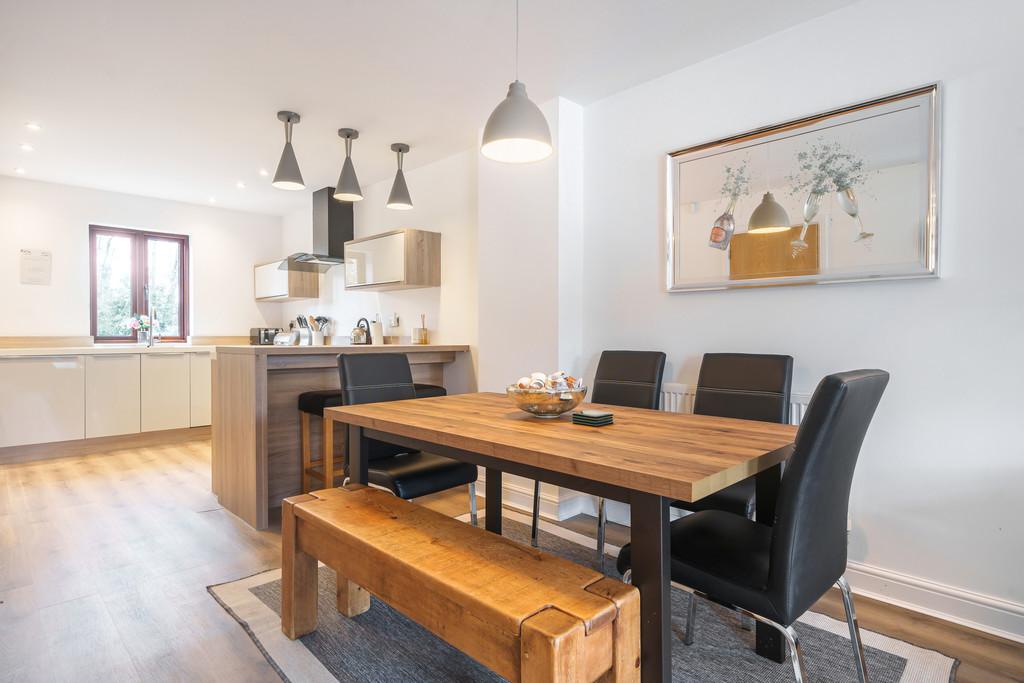 Kitchen/Dining Area