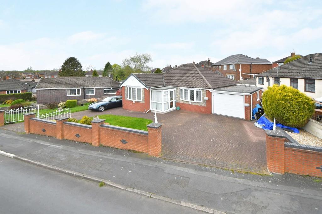 Midhurst Close, Packmoor, Stoke On Trent 3 bed detached bungalow for