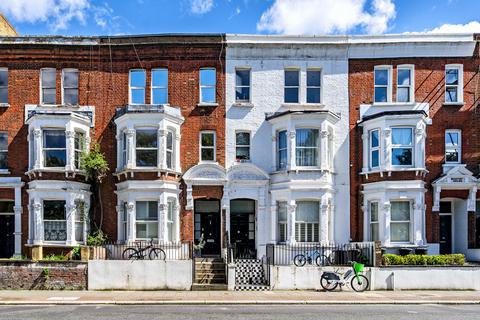 2 bedroom apartment to rent, Fulham Palace Road, Fulham