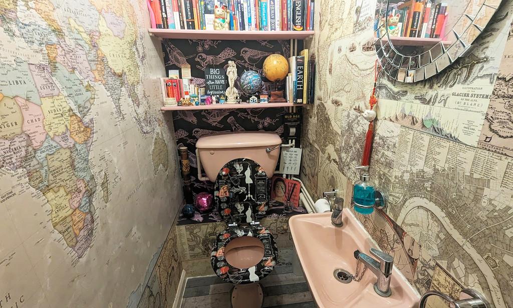 Landscape toilet 3