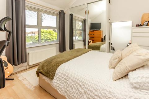 25 Broadway, Wellingborough, NN8 2DA