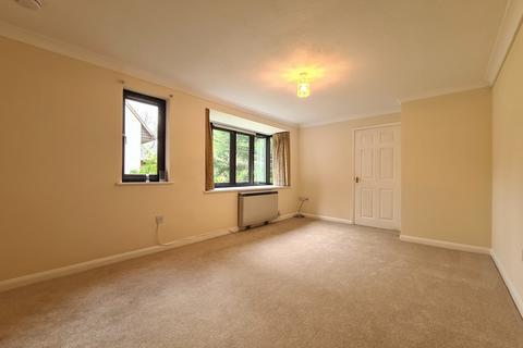 2 bedroom ground floor flat for sale, High Street, Great Baddow