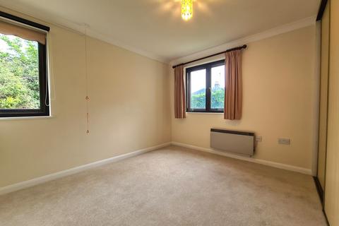 2 bedroom ground floor flat for sale, High Street, Great Baddow