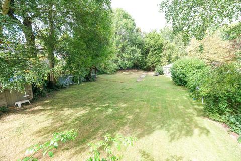 17 Yeovil Close, Orpington, BR6 8BT