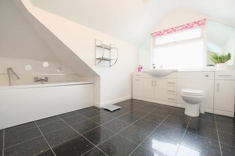 17 Yeovil Close, Orpington, BR6 8BT