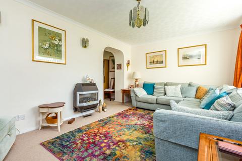21 Boughton Drive, Rushden, NN10 9HX