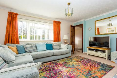 21 Boughton Drive, Rushden, NN10 9HX