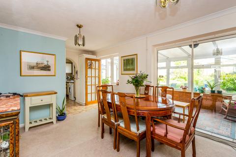 21 Boughton Drive, Rushden, NN10 9HX