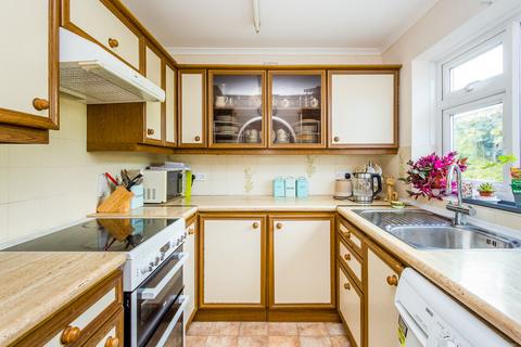 21 Boughton Drive, Rushden, NN10 9HX