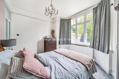 2 bedroom flat for sale, Muirkirk Road, Catford