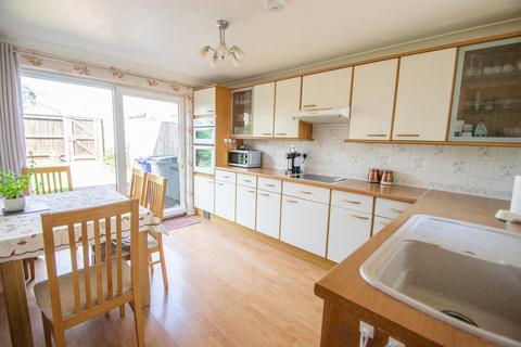 3 bedroom terraced house for sale, Exeter Court, Haverhill