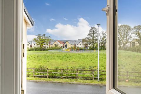 82 Buzzard Way, Cranbrook, Exeter, EX5 7GX