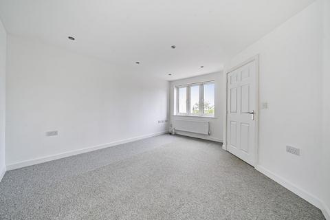 82 Buzzard Way, Cranbrook, Exeter, EX5 7GX