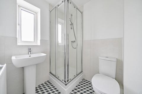 82 Buzzard Way, Cranbrook, Exeter, EX5 7GX