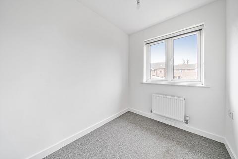 82 Buzzard Way, Cranbrook, Exeter, EX5 7GX