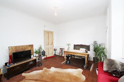 3 bedroom apartment to rent, Burrows Road, London NW10