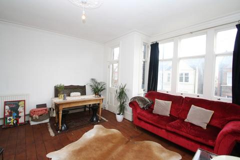 3 bedroom apartment to rent, Burrows Road, London NW10