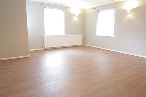 2 bedroom ground floor flat to rent, Holland Road, Frinton-on-Sea CO13