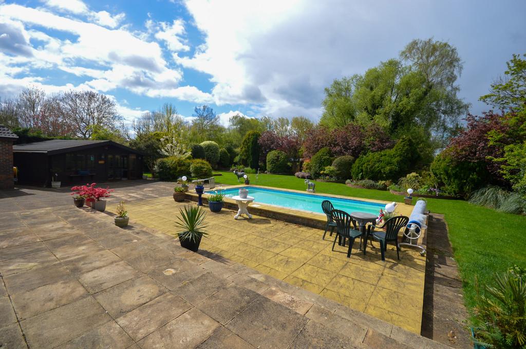 Felix Lane, Shepperton 3 bed detached house for sale £1,125,000