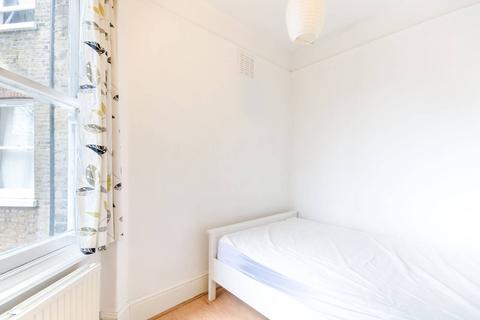 3 bedroom flat to rent, Elms Crescent, Abbeville Village, London, SW4