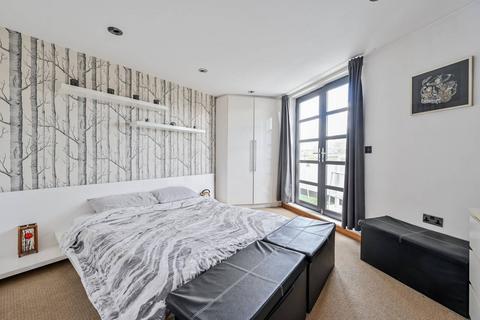 2 bedroom flat for sale, Station Crescent, Greenwich, London, SE3