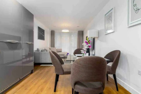 1 bedroom flat to rent, Leighfield Court, Colonnade Gardens, London