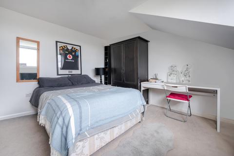 2 bedroom flat for sale, Grosvenor Avenue, Highbury, London