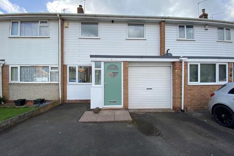 3 bedroom semi-detached house to rent, Winchester Close, Hagley