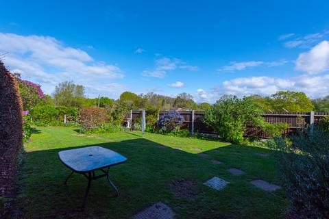10 Beechnut Drive, Blackwater, Camberley, GU17 0DJ