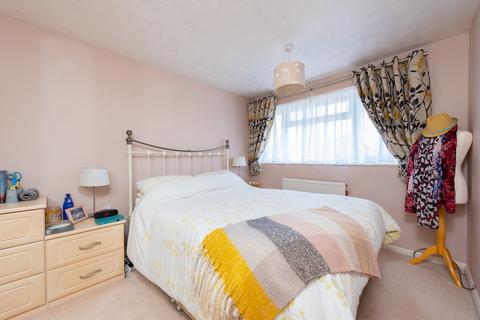 10 Beechnut Drive, Blackwater, Camberley, GU17 0DJ