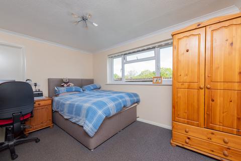 10 Beechnut Drive, Blackwater, Camberley, GU17 0DJ