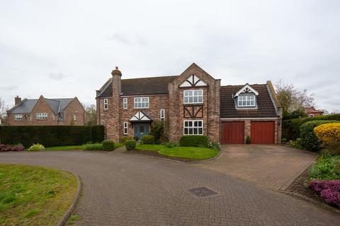 4 bedroom detached house for sale, The Willows, Howden, DN14 7GD