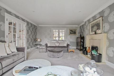5 bedroom detached house for sale, Sandringham Drive, Bexley Park
